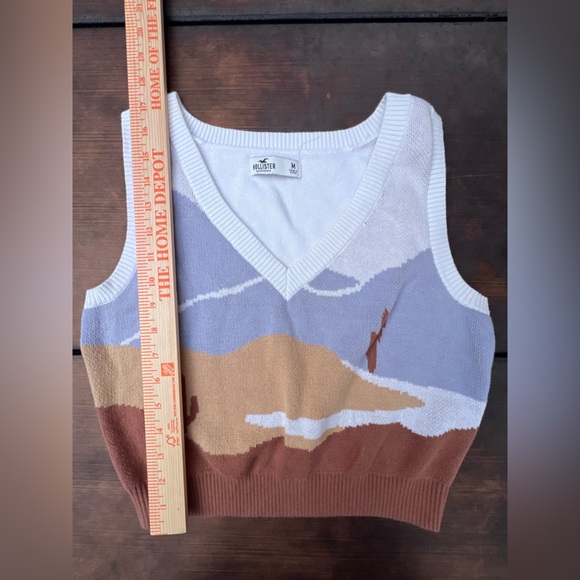 Hollister Women's V-Neck Sweater - White, Blue, Brown - Picture 3 of 5